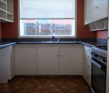 Immaculate and tidy three-bedroom property in the heart of Titahi Bay - Photo 2