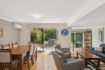 Modern Townhouse in Prime Mount Claremont Location - Photo 2