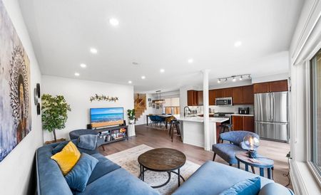 For Lease - 255 Chilcott Crescent, Newmarket, Ontario - Photo 2