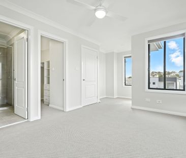 Contemporary Family Living with Exceptional Space & Versatility - Photo 2