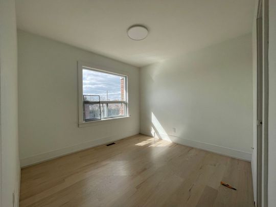 For Lease - 12 Erie Street Unit# Main, Toronto, Ontario - Photo 1