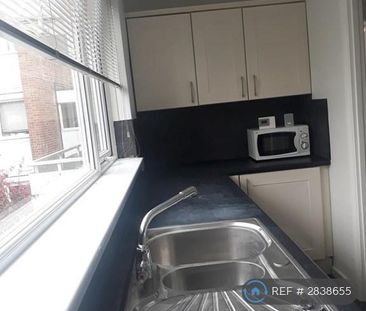 2 bedroom flat to rent - Photo 6