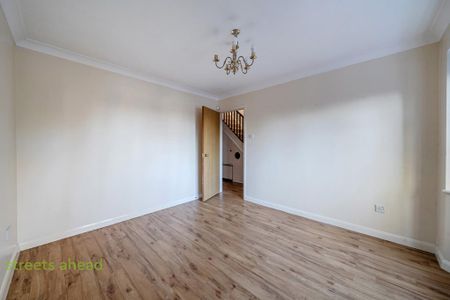 4 bedroom detached house to rent - Photo 4