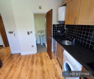 Studio to rent - Photo 4