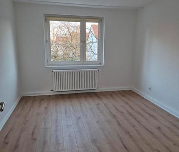 Helle, frisch renovierte 2,5-Zi.-Wohnung in Düsseldorf-Holthausen - Photo 4