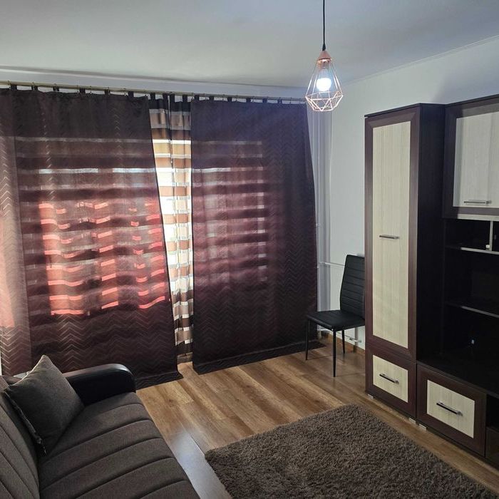 Apartament de inchiriat , 3 camere, zona UltracentralaIasi - Fotografie 1