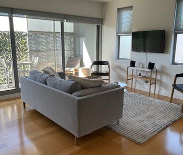 2 Bedroom 1 Bath Furnished Apartment. Short term lease considered - Photo 2