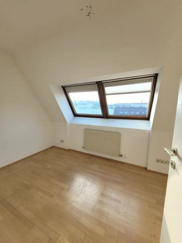 SANIERTE 3 Zimmer Dachgeschosswohnung mit Terrasse - Foto 3