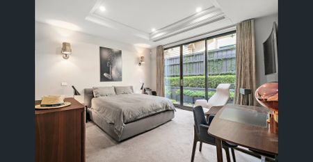 Luxury Living in the Heart of Kew 4 Bedroom Residence at 145 Cotham - Photo 2