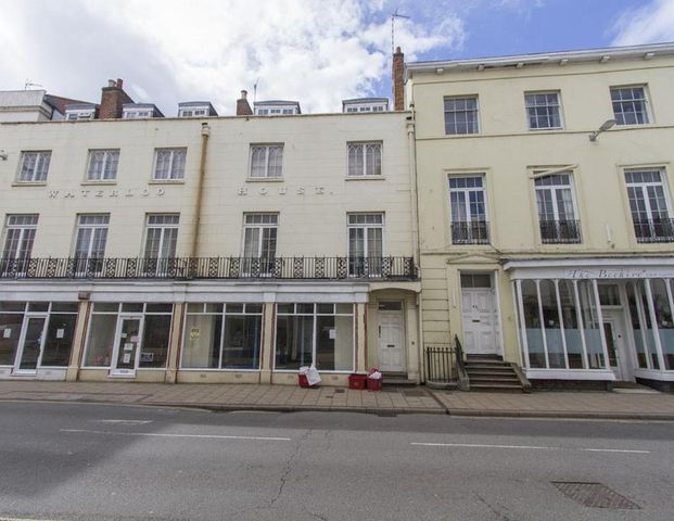 2 bedroom flat to rent - Photo 1