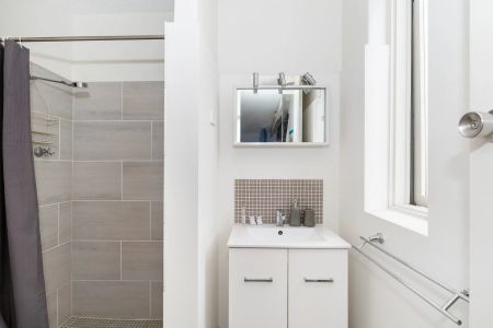 Smart Studio Living with Balcony & Car Park - Furnished! - Photo 3