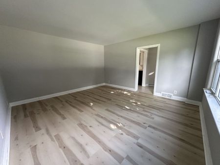 For Lease - 59 Wilson Road Unit# Main, Oshawa, Ontario - Photo 4