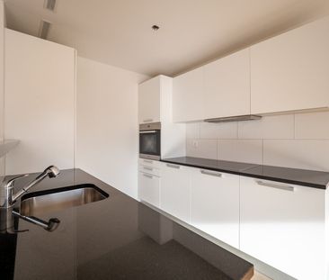 Grand studio au 4ème étage à louer - Photo 5