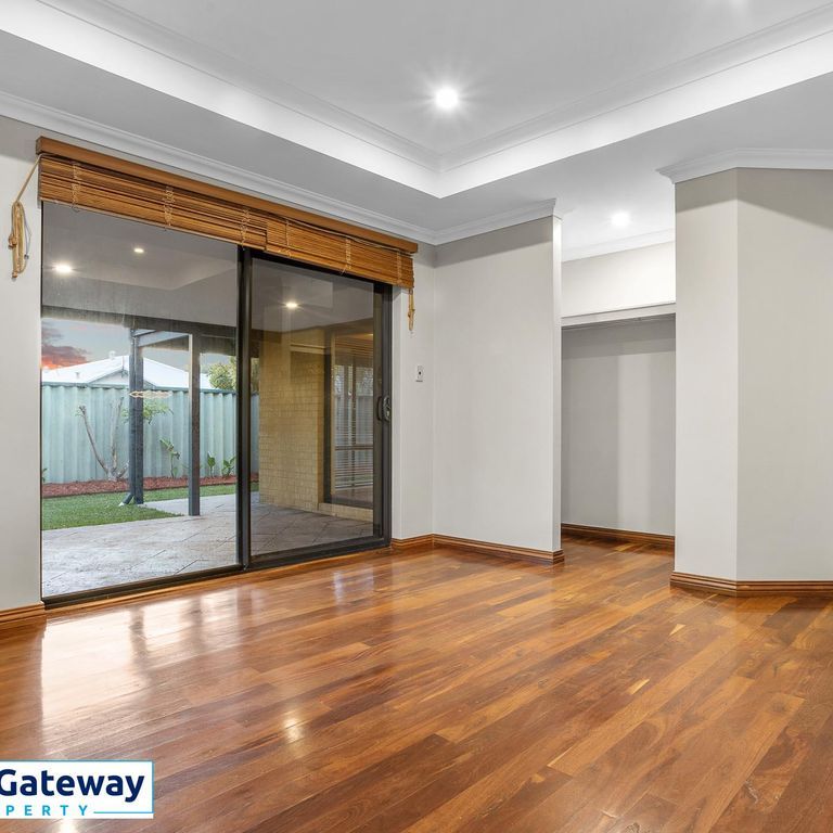 63 Freycinet Circuit, AUBIN GROVE WA 6164 - Photo 1