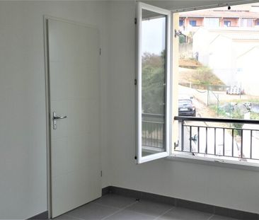 Location Appartement 2 pièces 45m² COGOLIN 83310 - Photo 2