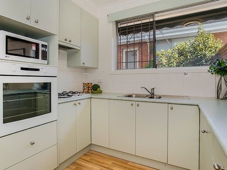 4/30 Simpsons Road, Box Hill - Photo 5