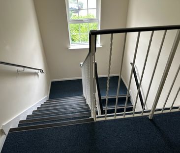 2 bedroom flat on Kilderkin Court, CV1 2UF area. - Photo 3