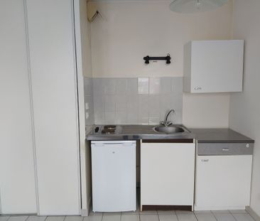 Location Appartement 1 pièce 25m² - Photo 6