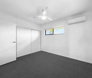 Modern Family Living in Indigo Blue Estate - Kawungan - Photo 2