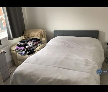 1 bedroom in a house share to rent - Photo 4