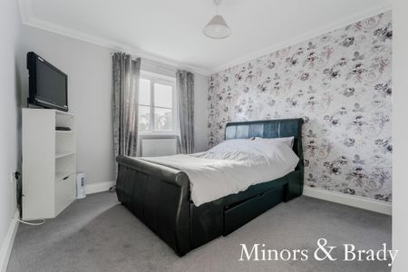 3 bedroom terraced house to rent - Photo 4