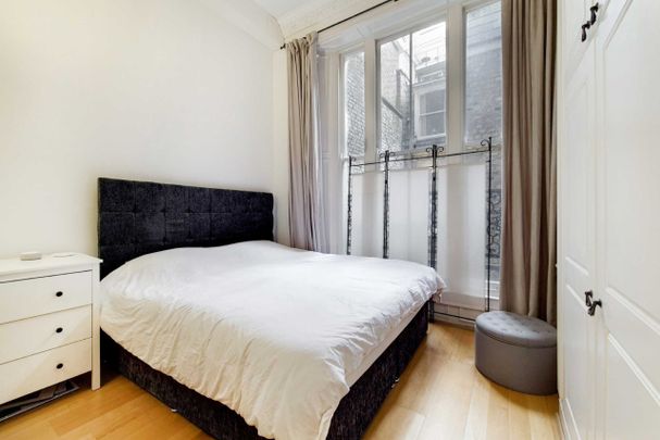 Queens Gardens, Notting Hill, W2, London - Photo 1