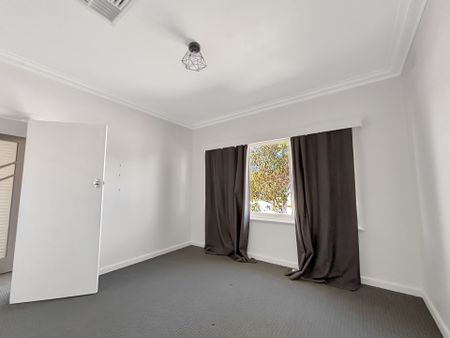 16 Rae Street, Ironbark - Photo 2