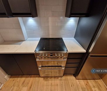 1 bedroom in a flat share to rent - Photo 4