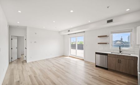 Manchester: Black Accents – Penthouse Suite – 710 Westminster, Winnipeg, MB - Photo 5