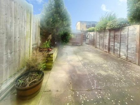 4 bedroom terraced house to rent - Photo 2