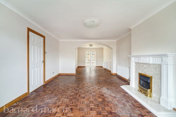 Spencer Close, Epsom - Photo 1