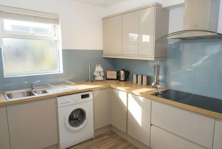 1 bedroom in a house share to rent - Photo 5