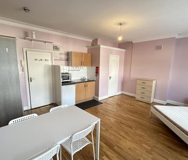 Studio to rent - Photo 2