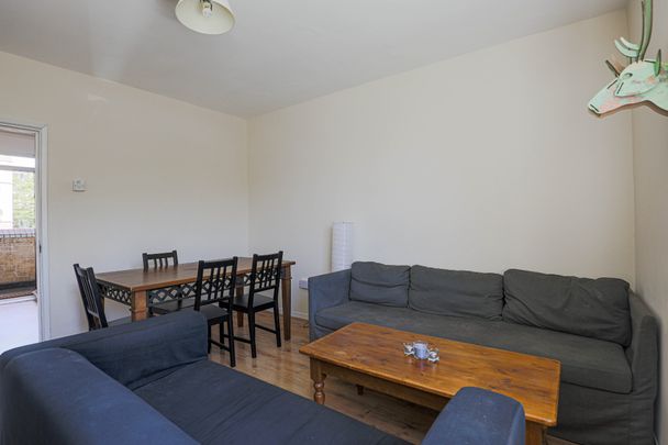 4 bed flat, Whitechapel - Photo 1
