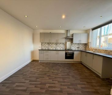 3 bedroom detached house to rent - Photo 3