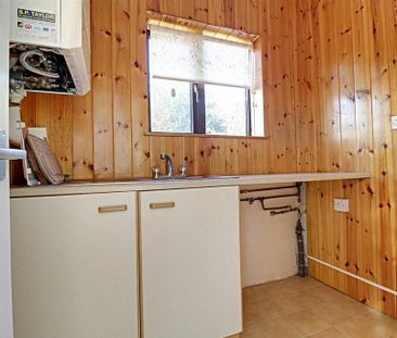 2 bedroom end of terrace house to rent - Photo 3
