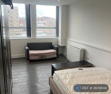 Studio to rent - Photo 1