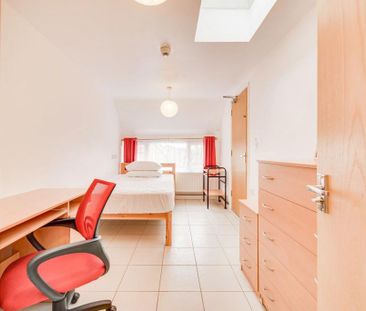 6 bedroom house to rent - Photo 3