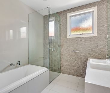 1/3 Prince Street, Essendon North VIC 3041 - Townhouse For Rent | D... - Photo 4