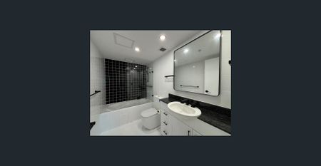 Contemporary Renovated modern Two Bedroom + Study Apartment - Photo 5