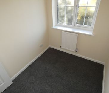3 bed House - To Let - Photo 4