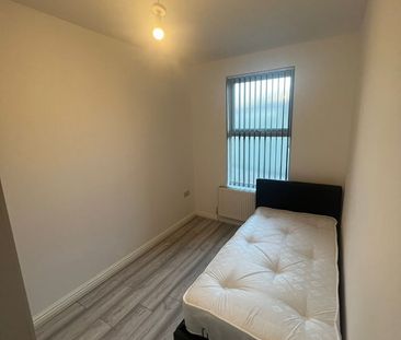 5 Bed Terraced House, Sheffield, S8 - Photo 3