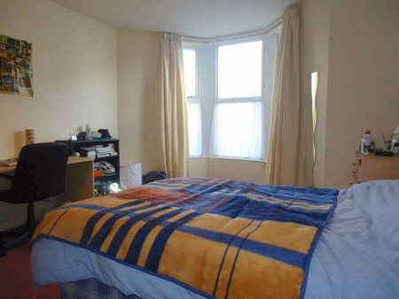 4 bedroom terraced house to rent - Photo 3