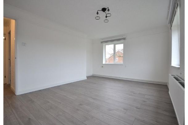 Columbia Way, King’s Lynn - Photo 1