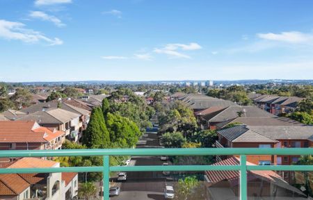 Your Coastal Retreat in the Heart of Brighton-Le-Sands - Photo 5