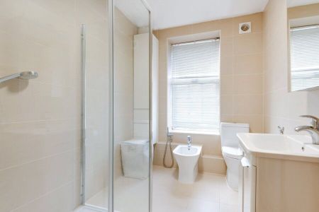 3 Bedroom Apartment To Let - Photo 5