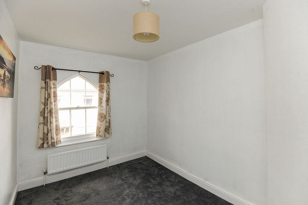 3 bedroom Terraced House to rent - Photo 1