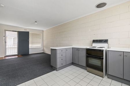 One bedroom unit - Photo 5