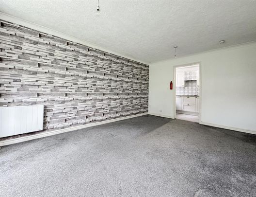 De La Warr Road, Bexhill-On-Sea, TN40 2JJ - Photo 1