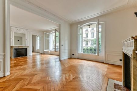 Appartement à louer à Paris 7Ème - Photo 2